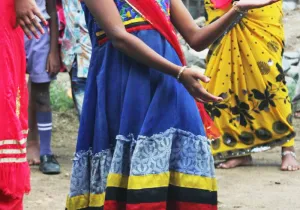 Una niña de la comunidad tribal Narikuravar (Tamil Nadu, India)