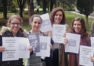 Las jóvenes participantes en las actividades programadas en Polonia durante la COP24 . Foto Manos Unidas