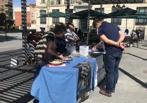 Rastrillo Solidario 6-7 de mayo Plaza del Jardinillo. Organizado Manos Unidas.