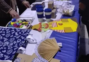 Mesa en el "Mercadillo solidario de ONGs" de Almazora