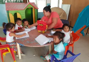 Acceso a la educación infantil inclusiva de niñas y niños en extrema pobreza de la periferia urbana de Tegucigalpa y de zonas rurales indígenas (Honduras).