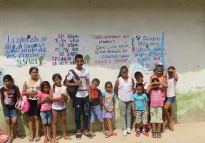 Un grupo de niños y niñas ambientalistas de Yurimaguas, Perú. FOTO: Diócesis de Yurimaguas.