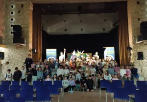 Foto de familia de todos los participantes
