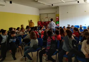 Escuela Mare de Déu de Montserrat, en Castellbisbal, durante la visita del misionero en febrero de 2020