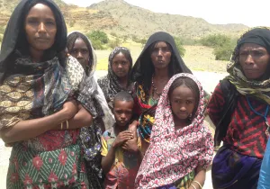 Las mujeres y las niñas son las principales perjudicadas por la escasez de agua en Afar, Etiopía - Foto Manos Unidas