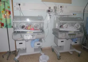 Equipamiento y atención médica para refugiados en Karak