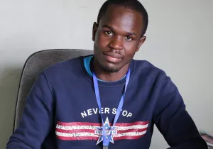 Matthew Ochieng - Antiguo alumno y actual trabajador del Centro de Promoción de Mukuru (Kenia)