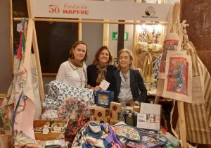 Estand de Manos Unidas Madrid en el Mercadillo Solidario Mapfre 2025