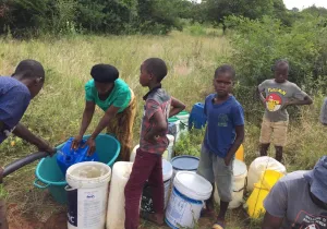 Sólo un 3% de la población disponía de agua canalizada en esta zona de Mozambique.  