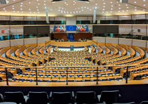 La UE adopta una versión rebajada de la Directiva sobre diligencia debida empresarial:  insuficiente para garantizar derechos humanos y sostenibilidad 