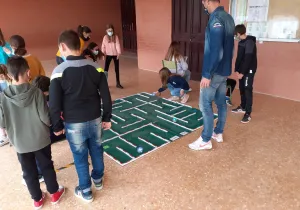 Los alumnos han mostrado mucho interés por la actividad de robótica promovida por Manos Unidas Valencia con el apoyo de la Generalitat Valenciana. 