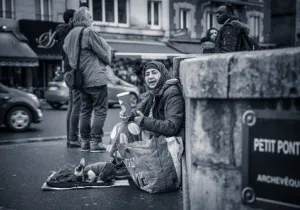 El hambre, la pobreza, sus cifras y sus causas, son incompatibles con la dignidad de la persona