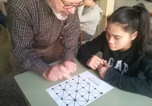 Taller de los Juegos de los niños del mundo en el IES Fort Pius