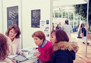 Voluntarias de Manos Unidas en la V Feria del Asociacionismo de Madrid 2023