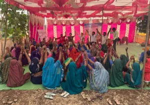 Día de la mujer. Reunión de mujeres Bharia en India. Foto: Manos Unidas