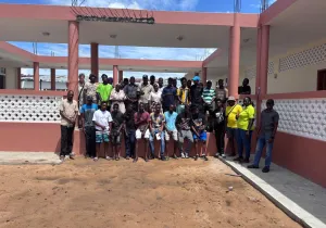 Equipo del Socio Local y Constructora. Mejora del acceso a la educación secundaria inclusiva para adolescentes vulnerables en Chókwé – Mozambique