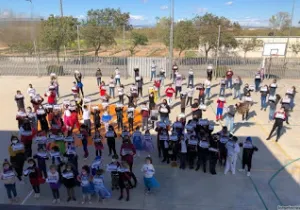 Participantes en la campaña organizada por la comarcal de Manos Unidas Alcira. 