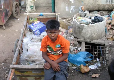 Recicldor de basura en Camboya.Proyecto CSARO.