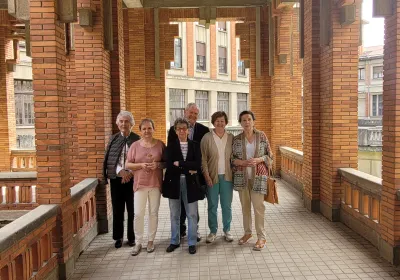 Teresita Ayestarán, Mayte Fortún, Charo Loperena, José Javier Castiella, Amparo Castiella y Elena Martinicorena en el Seminario de Pamplona