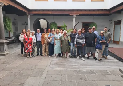 Grupo de voluntarios asistente a la formación de Julia Parra en la Casa de la Iglesia el 16 de junio de 2026.