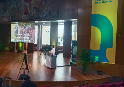 Ponencia de Yolanda Ortega, miembro de Manos Unidas, en las II Jornadas Bridge to Africa de la ULPGC.