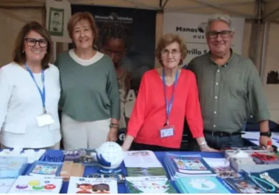 Voluntarias y delegado de Manos Unidas Huesca en la Feria de Entidades de Voluntariado 