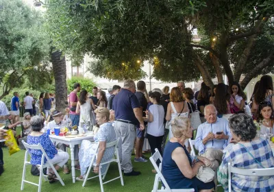 "Vinet Solidari" en los jardines de la Casa Miret de Tarragona
