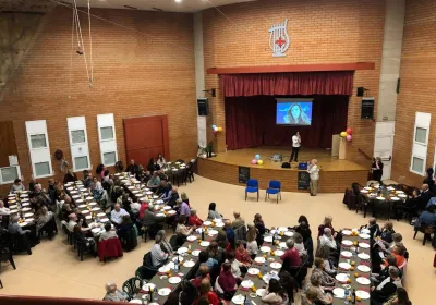 Éxito de partipación en la Cena Solidaria del Vendrell