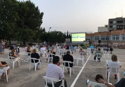 La comarcal de Canals ha reunido a más 70 personas para su cena de hermandad. 