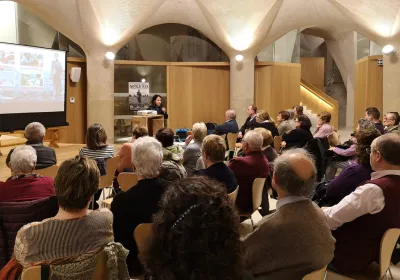 Diana Torres dando su testimonio vital