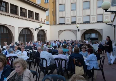 Cena solidaria en la comarcal de Sagunto de Manos Unidas Valencia. 