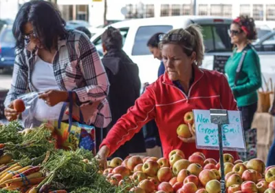 La agroecología es un concepto multidimensional que afecta al: medio ambiente, aspectos socioculturales, y cuestiones económicas y políticas.. FOTO CIDSE