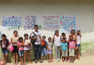 Un grupo de niños y niñas ambientalistas de Yurimaguas, Perú. FOTO: Diócesis de Yurimaguas.