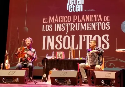Actuación los músicos burgaleses Jorge Arribas y Diego Galaz del Grupo FETEN FETEN 