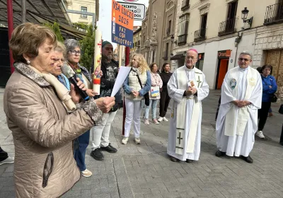 Lectura reflexión y gesto de la 12 estación "Jesús asciende al cielo"  por Manos Unidas