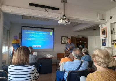 Charla de SSCC sobre un proyecto de Manos Unidas en Camerún