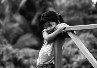 Niña en Guatemala (foto de Javier Fernández)