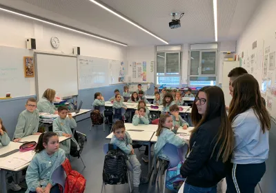 Alumnos del colegio Mare de Déu del Carme