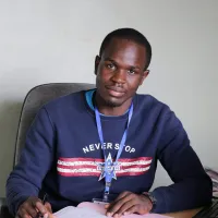 Matthew Ochieng - Antiguo alumno y actual trabajador del Centro de Promoción de Mukuru (Kenia)
