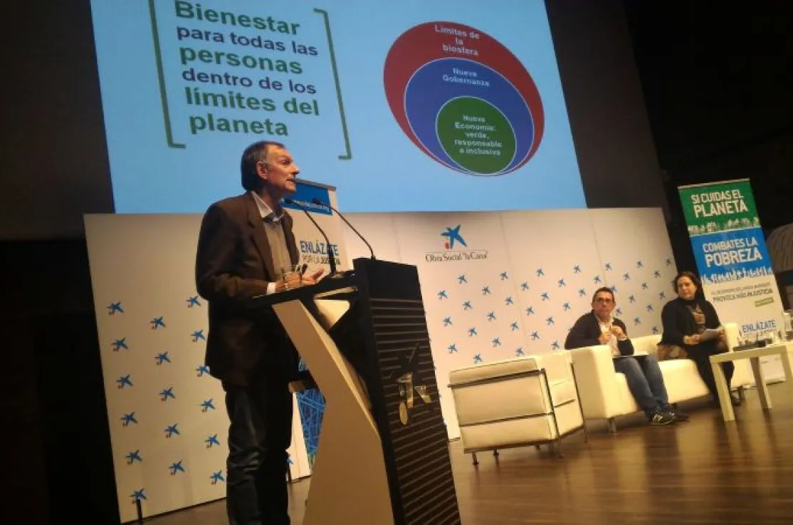 Victor Viñuales en el encuentro "Migraciones Climáticas" organizado por Enlázate por la Justicia. Foto Marta Isabel González/Manos Unidas