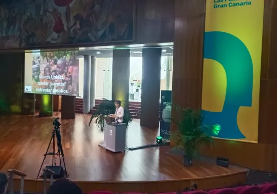 Ponencia de Yolanda Ortega, miembro de Manos Unidas, en las II Jornadas Bridge to Africa de la ULPGC.