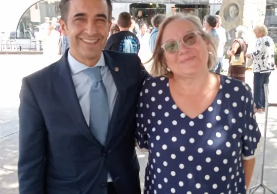 D. José Manuel Rey Varela, Alcalde de Ferrol, con la secretaria de Manos Unidas Mondoñedo-Ferrol