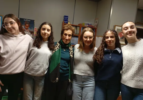 Alumnas del IES Cauca Romana de Coca (Segovia) en la sede de la Delegación