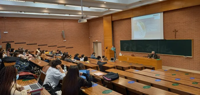 Charla a estudiantes de Relaciones Internacionales de la Universidad de Navarra