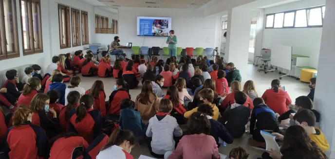 Charla de Manos Unidas a los alumnos de 5º Curso del Colegios Jesuitas de Pamplona