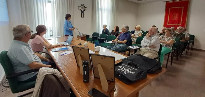 Taller de parroquias en Manos Unidas Valencia