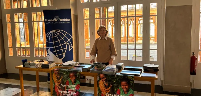 Distribución del material de Campaña 2025 a los profesores de religión en el Seminario