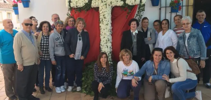 Cruz de Mayo en Estepona a favor de Manos Unidas