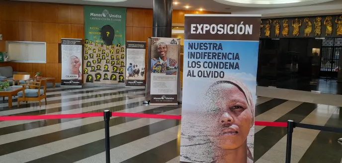 Exposición de Manos Unidas Valencia en el colegio El Pilar.