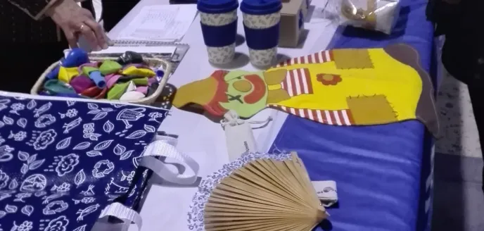 Mesa en el "Mercadillo solidario de ONGs" de Almazora